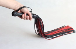 Pleteni floger crno-crveni 35 repova od 45cm