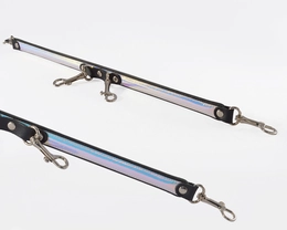 Odstojnik sa holografskim umetkom