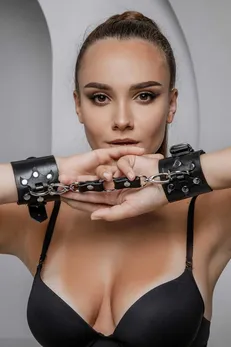 Lisice - sa elementom trizubca