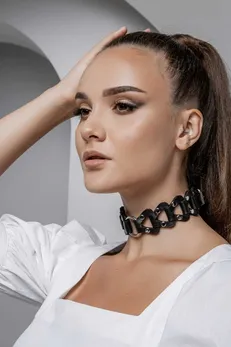 Choker pleten od elemenata