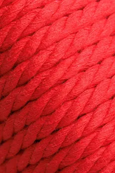 Pamučno crveno uže za šibari na beloj zavojnici, 10 m.