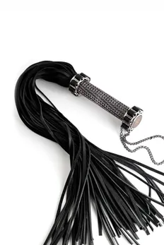 Crna pletenica od prave kože. Drška sa pletenim lancem - 75 cm.