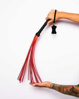 Scandal Flogger od prave kože (crna i crvena)