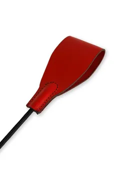 Stack je dugačak sa pravougaonim crvenim vrhom