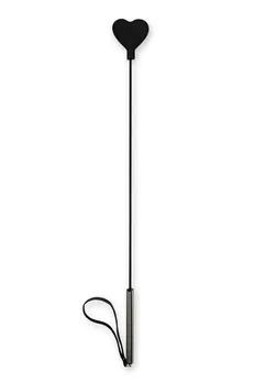 Stack je dugačak sa crnim srcem