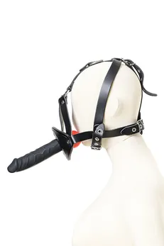 Geg sa falusom Toifa Theatre, crno