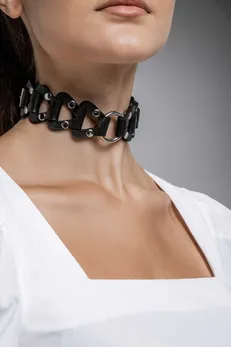 Choker pleten od elemenata