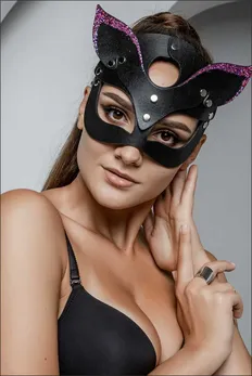 Maska Mačkica c roze toxičan pozlata na dohvat ušek