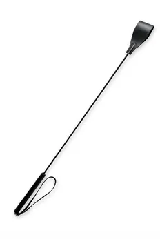 Stack je dugačak sa pravougaonim crnim vrhom