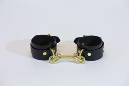 Manžetne za noge passion. black