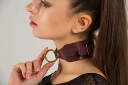 O-prsten za kokos. Braon