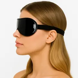 Maska od crne kože lak