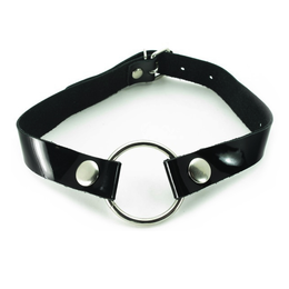 Geg sa prstenom na dugmadima crni lak