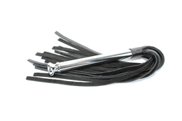 Pletenica od kože sa metalnom drškom