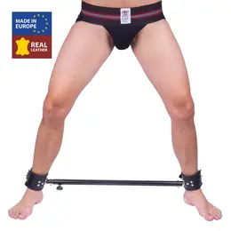 Red Leather metalna šipka i kožni sistem za sputavanje od 65 do 120 cm u crnoj boji