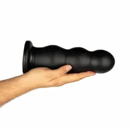 BUTTR Tactical III Veliki rebrasti intimni plug sa ravnom vakuum bazom Crni