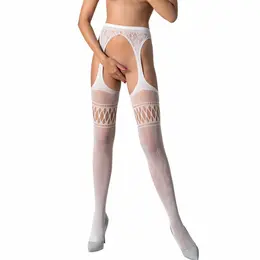 Passion S026 Bele Elegantne Čarape sa Integrisanim Garterom, One Size