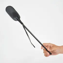 Secret Play crni bič 27.5 cm veganska kožna jahačka palica