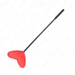 KINK Crvena paleta u obliku srca 33x10 cm - dodatak za udarce od veštačke kože