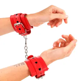 KINK Crvene podesive lisice za ruke sa crnim srcem, 21-28 cm