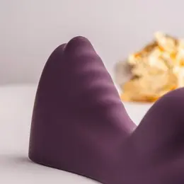 Rocks-Off Ruby Glow Purple Sit-On Intimni Sistem 10-Mode Ergonomski