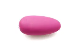 Je Joue Mimi Rechargeable Vibrating Massager Fuchsia, Silicone, Compact