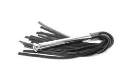 Pletenica od kože sa metalnom drškom