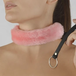 Lite ogrlica sa ružičastim krznom