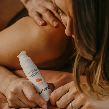 Svestrani gel za masažu 3 u 1 Allover Delicious masažni gel | breskva-Apricot