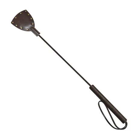 Smeđi gotički stog sa petljom i zakovicama .