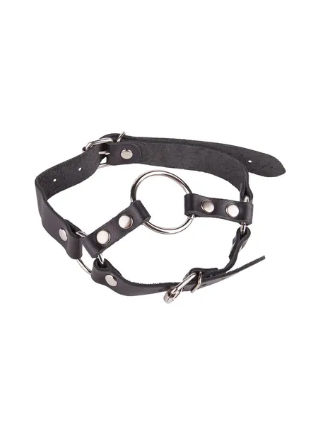 Geg sa prstenom je crn -