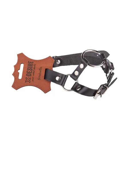 Geg sa prstenom je crn -