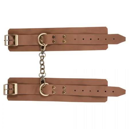 Maia Brovn rebelts lisice