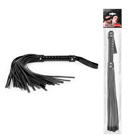 Crna pletenica sa više repa sa okruglom sjajnom drškom .