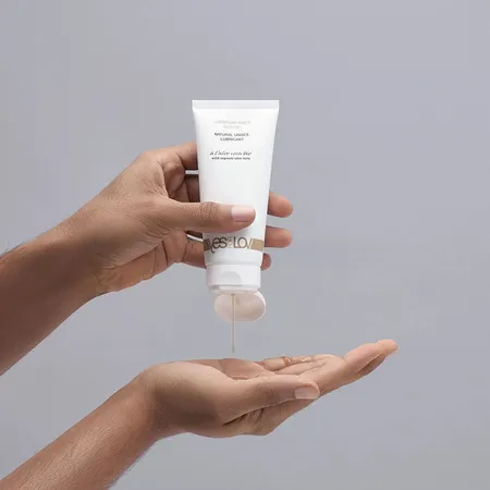 Prirodno mazivo sa grimiznim YESforLOV NATURAL UNISEX LUBRICANT WITH ORGANIC ALOE VERA