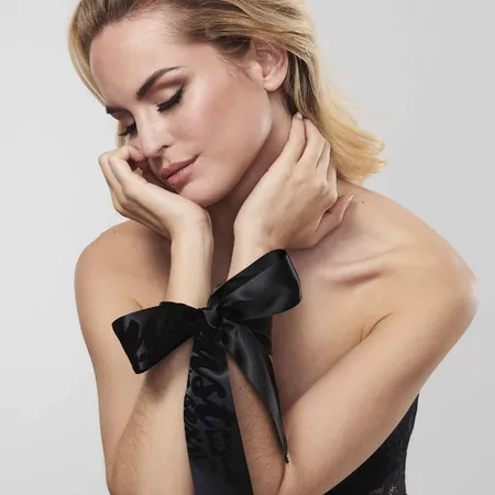 Silki Sensual handcuffs crne trake za vezivanje