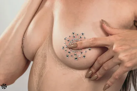 Nalepnice za grudi Burleskue Rovland Vhite