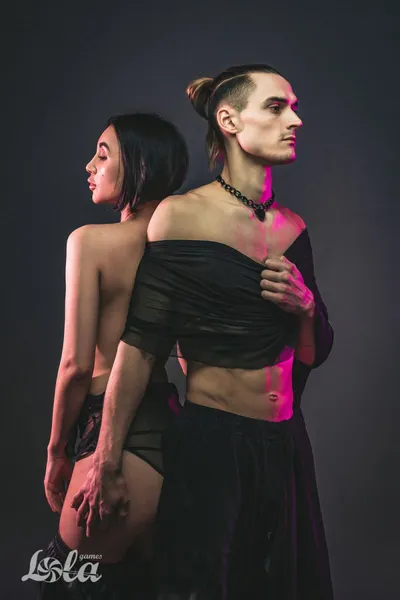 Parti Hard Embrace Crna ogrlica