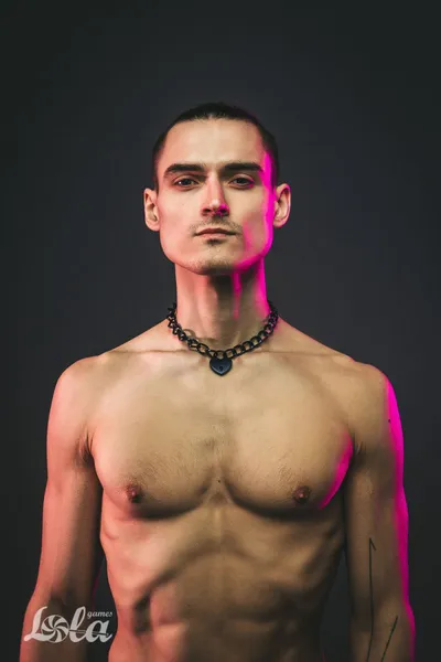 Parti Hard Embrace Crna ogrlica