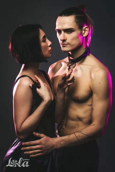 Parti Hard sin ovratnik