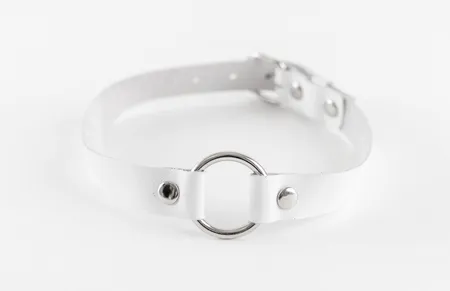 Beli čoker od prave kože