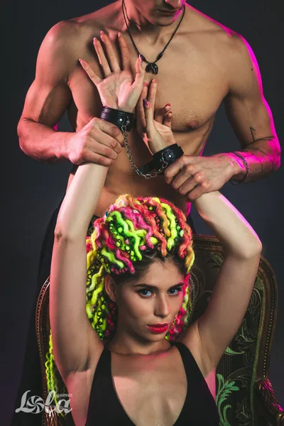 Parti Hard Liberate lisice