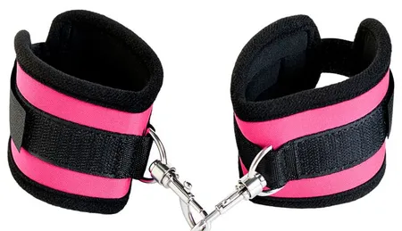 Okovi toifa teatra iz neoprena su crni