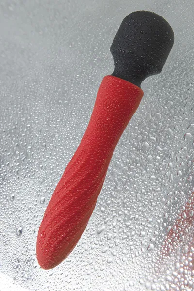 Black&amp;Red bi Toifa dvostrani vibracioni masažer, silikon, crvena, 21 cm