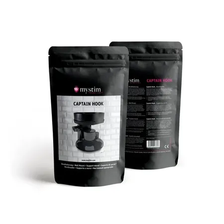 Mistim Captain Hook masturbator montira na zid