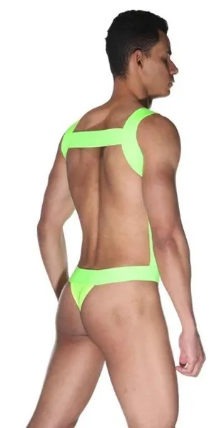 Moderan muški bodi na širokim naramenicama