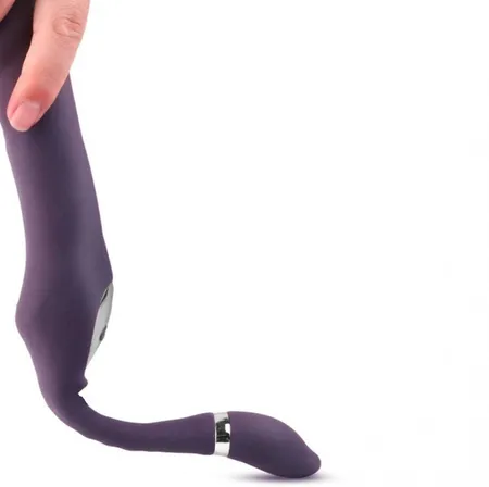 Vaginalno-klitoralni vibrator sa sv funkcijom fingeringa