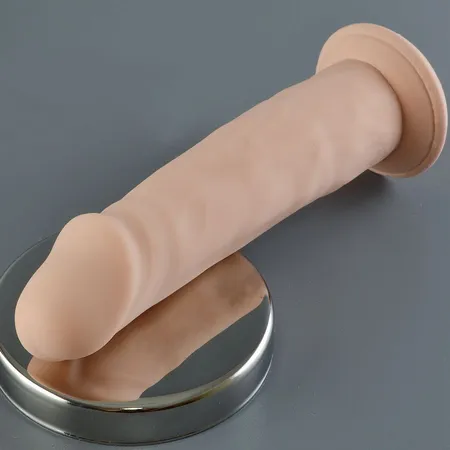 Telesni Dildo Joistick na usisnoj čaši - 17,5 cm.