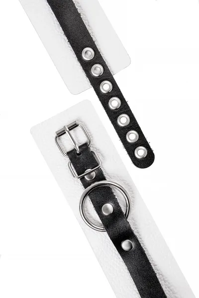 Pecado BDSM okovi, mekani, sa jednim remenom, sa ušicama, prirodna koža, belo-crni