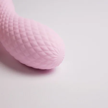 Vibracioni masažer sa delikatnim iouvic strujama, roze